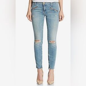Current Elliot denim. Size 27. Zip on ankle sides. Excellent condition.
